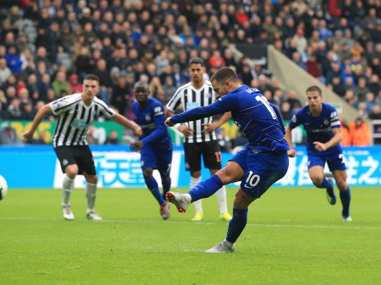 Rafael Benitez defends tactics after Newcastle suffer late defeat to Chelsea