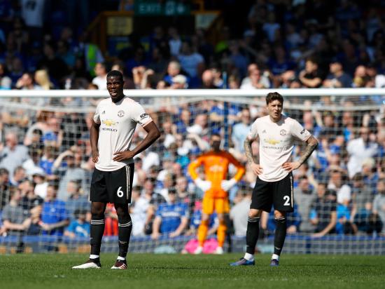 Everton inflict humiliating defeat on lethargic Manchester United