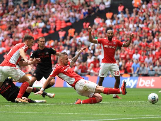 Bauer strikes at the death to send Charlton into the Championship