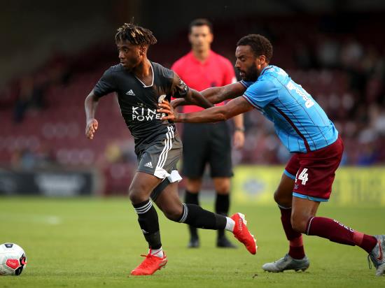 Lewis brace sees Cambridge beat 10-man Scunthorpe