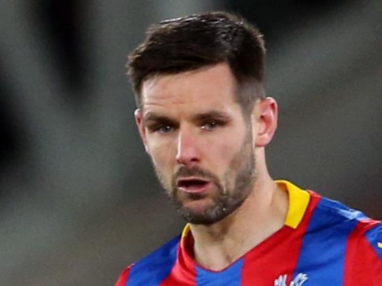 Palace defender Dann could miss Villa clash with hand injury