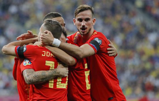 Spain hold on to beat Romania