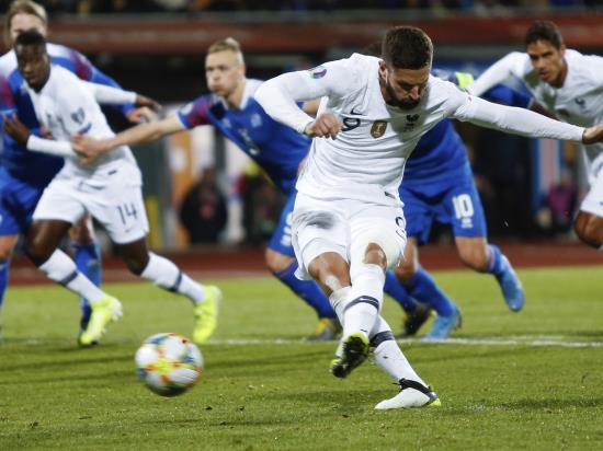 Giroud penalty gives France victory over Iceland