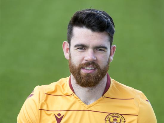 Motherwell move up to third after beating 10-man Kilmarnock