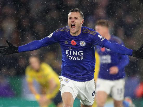 Jamie Vardy adds to pressure on Unai Emery as Leicester beat Arsenal