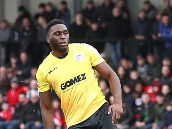 Effiong double gives Dover win at Stockport