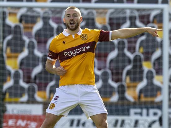 Midfielders Allan Campbell and Barry Maguire return for Motherwell