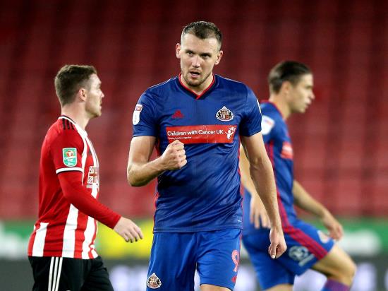 Sunderland secure first league win under Lee Johnson after easing past Lincoln