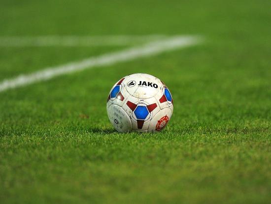 Reece Hall-Johnson nets dramatic winner for Wrexham at 10-man Weymouth