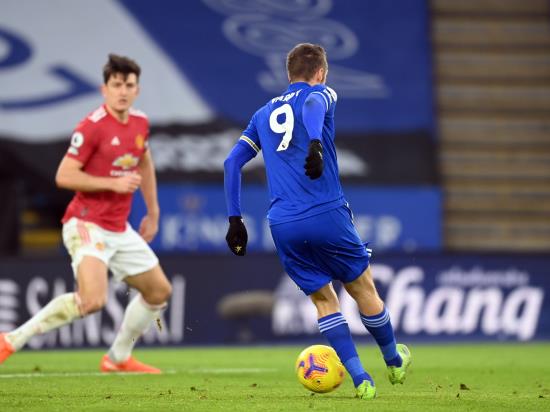 Late own goal earns Leicester a point against Manchester United