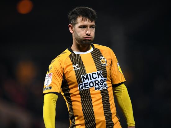 Wes Hoolahan stands out as Cambridge come from behind to beat Orient