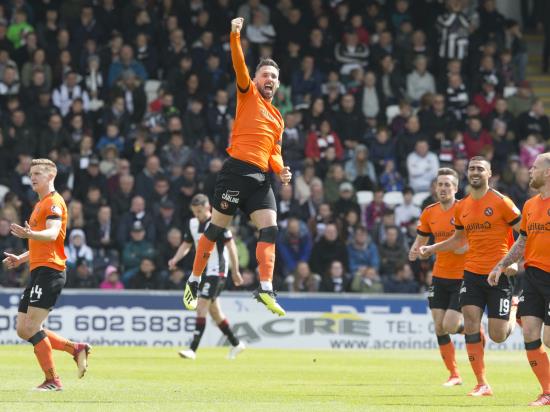 Nicky Clark salvages point for Dundee United with stoppage-time equaliser
