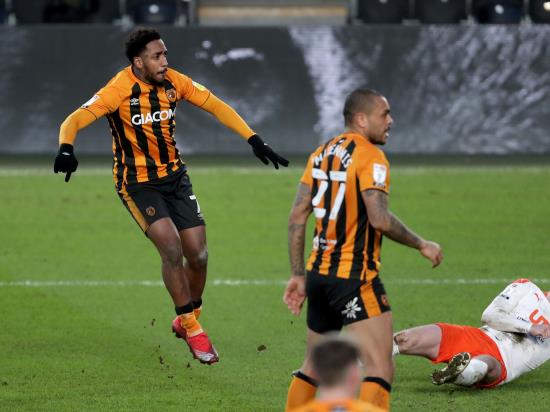 Hull ease past 10-man Accrington to move top of League One