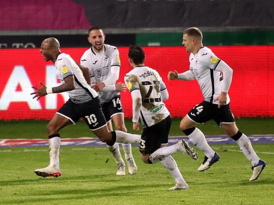 Swansea beat Norwich to close in on Championship leaders