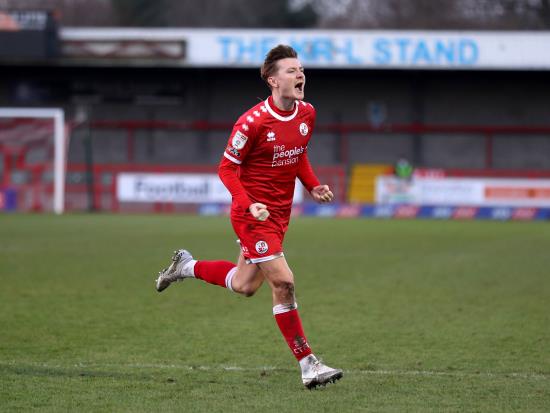 Crawley leave it late to beat Mansfield and maintain winning run