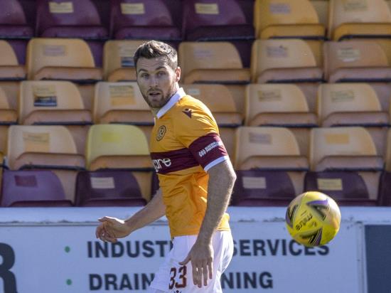 Stephen O’Donnell holds nerve to edge Motherwell through in shoot-out