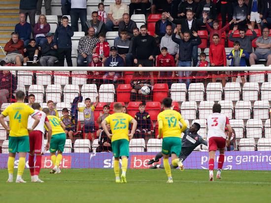 Jack Payne penalty earns Swindon dramatic point at Stevenage