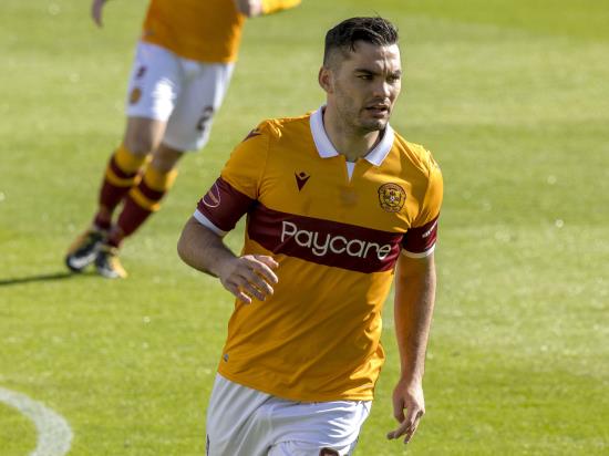 Tony Watt snatches Motherwell victory against Ross County