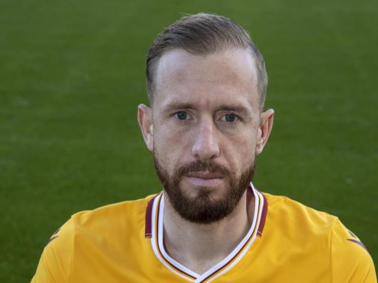 Kevin van Veen misses out for Motherwell