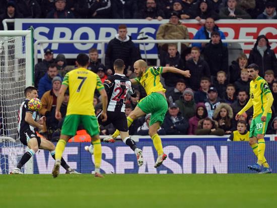 Teemu Pukki earns Norwich a point against 10-man Newcastle