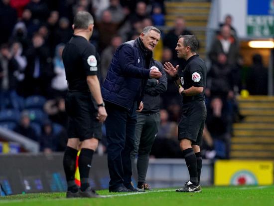 Tony Mowbray furious with ’embarrassing’ refereeing decisions in Blackburn draw