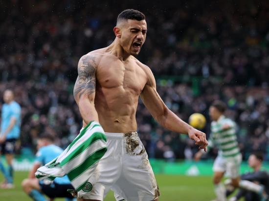 Celtic extend lead as Giorgos Giakoumakis hat-trick sees off battling Dundee
