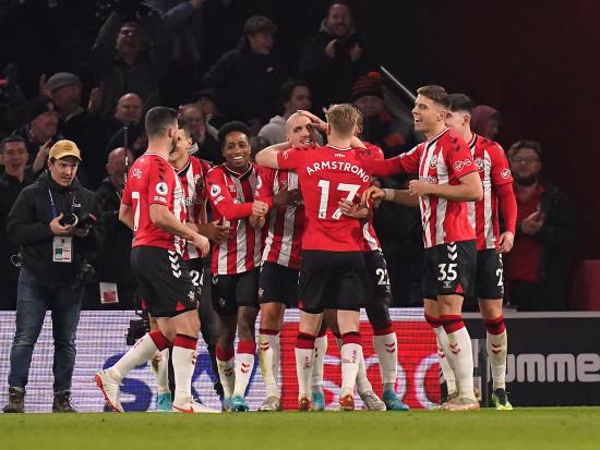 Southampton continue impressive form by easing past struggling Norwich