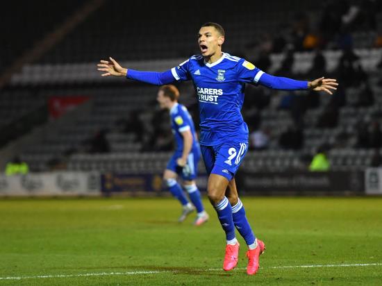 Ipswich keep play-off hopes alive with home defeat of Lincoln