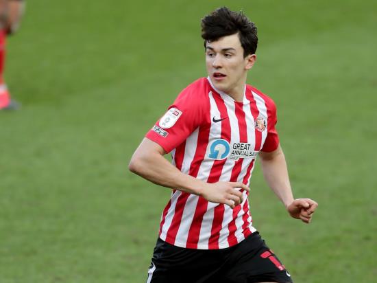 Luke O’Nien pushing for Sunderland recall against Crewe