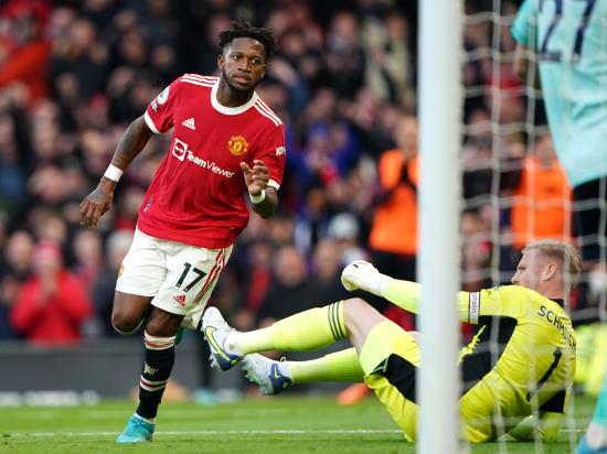Fred rescues draw as Manchester United struggle against Leicester