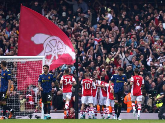 Manchester United suffer another loss as Arsenal boost top-four hopes