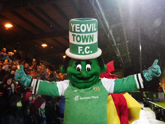 Stockport stumble in title race with defeat to Yeovil