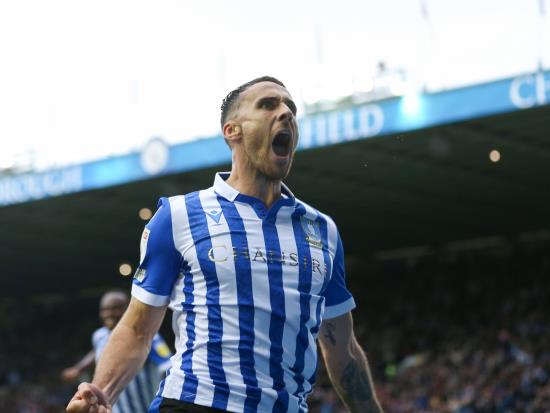 Sheffield Wednesday see off Portsmouth to book play-off place