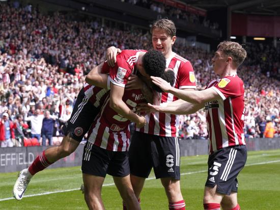 Sheffield United crush champions Fulham to secure play-off place
