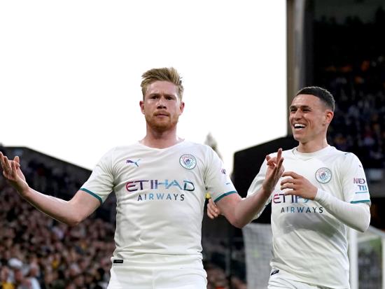 Kevin De Bruyne steals the show as Manchester City move three points clear