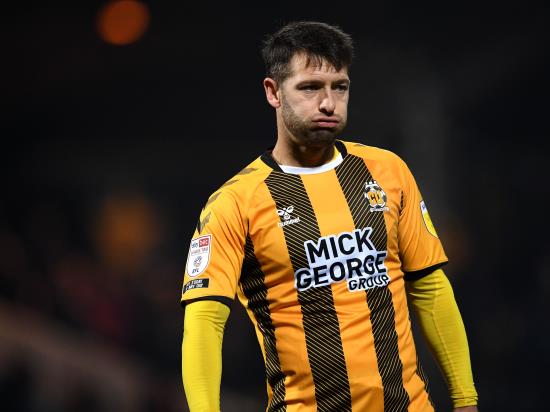 Cambridge begin life without Wes Hoolahan as they take on MK Dons at home