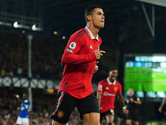 Cristiano Ronaldo hits 700th club goal to give Man United victory at Everton
