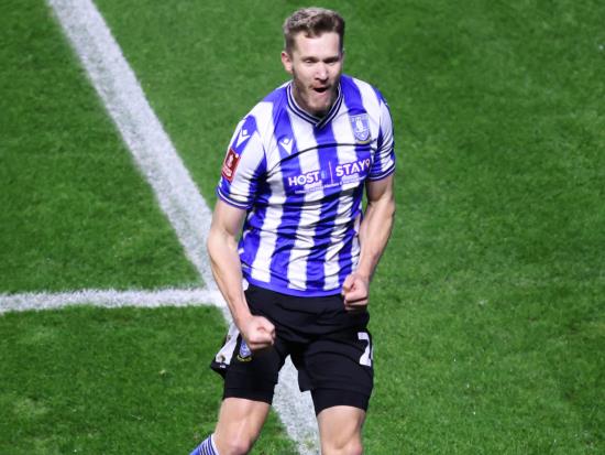 Michael Smith’s late double sees Sheffield Wednesday edge past Mansfield