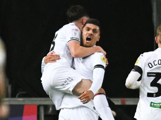 Joel Piroe nets double as Swansea ease to Championship victory over Watford