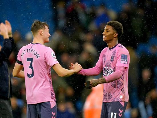 Demarai Gray’s superb strike earns Everton welcome point at Manchester City