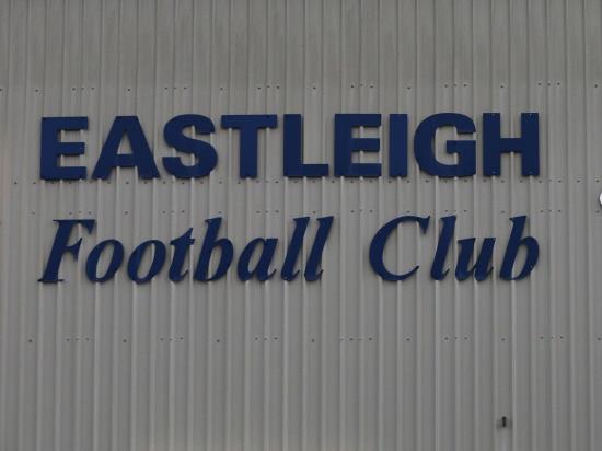 Quick-fire Eastleigh deliver dominant first-half display to demolish Dorking