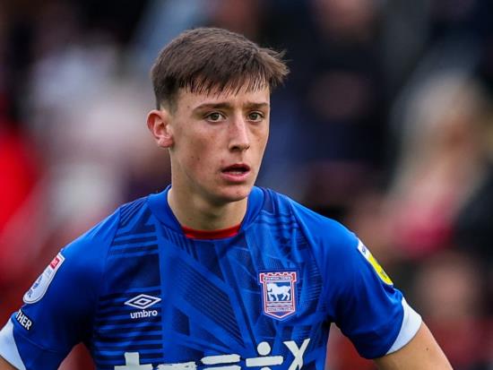 Cameron Humphreys rescues point for Ipswich at 10-man Lincoln