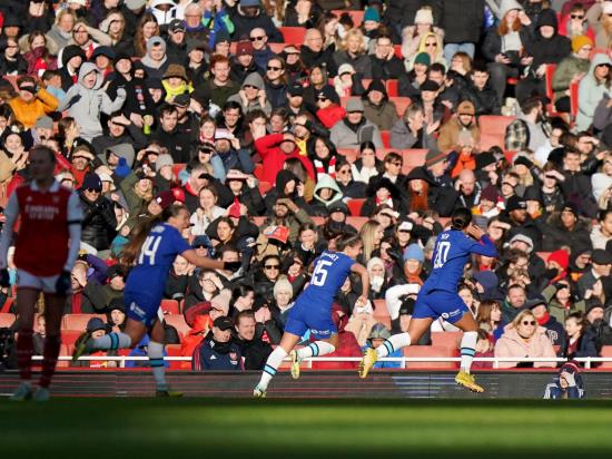 Sam Kerr snatches late point for Chelsea against Arsenal at the Emirates