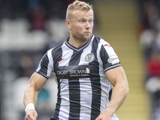 St Mirren forward Curtis Main scores twice to sink managerless Aberdeen