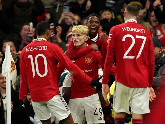 Manchester United produce late fightback to beat West Ham in the FA Cup
