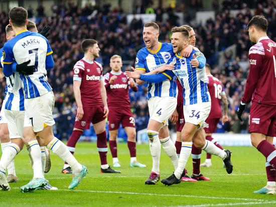 West Ham fans turn on David Moyes after heavy defeat at Brighton