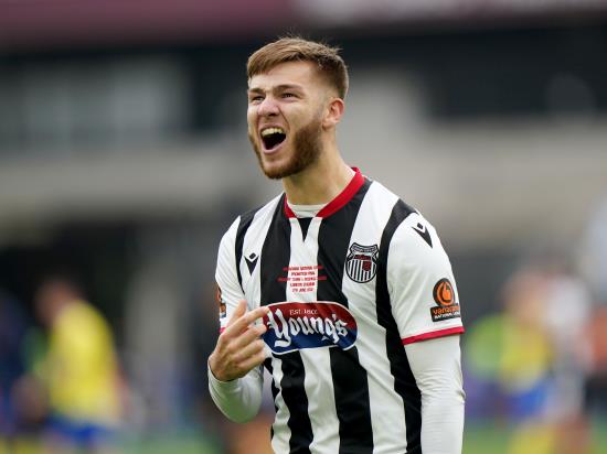 Grimsby and Newport share spoils from draw at Blundell Park
