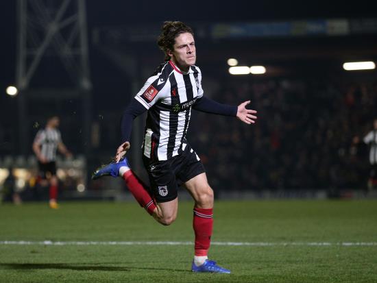 Barrow play-off hopes hit as Grimsby snatch late winner
