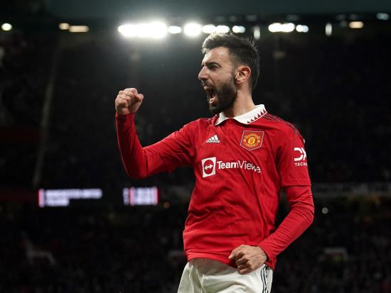 Manchester United seize on errors to beat Arsenal in New Jersey