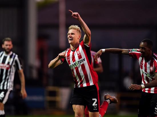 Imps see off 10-man Magpies to coast into Carabao Cup second round